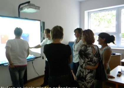Iskolaavatás és informatikai fejlesztés