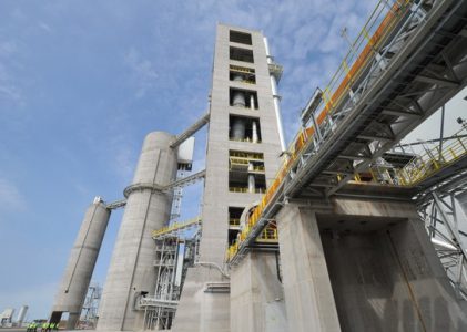 Felavatták Királyegyházán a cementgyárat