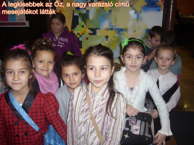 Színházba járunk
