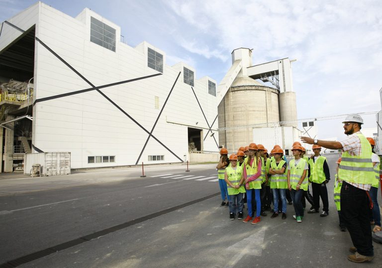 Nyílt nap a cementgyárban