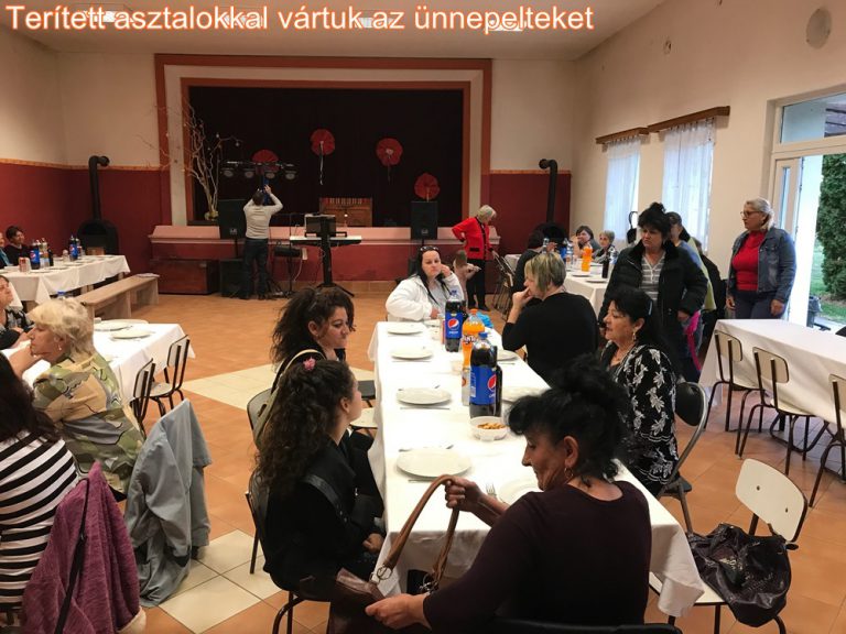 Nőnapi rendezvény Sumonyban